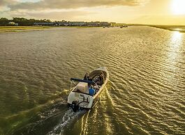 Elegant, Marsh-front 5-bed, 4-bath Home, Sleeps 12