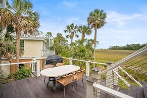 Elegant, Marsh-front 5-bed, 4-bath Home, Sleeps 12