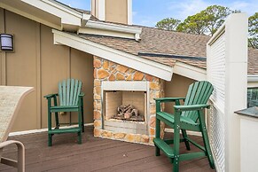 Elegant, Marsh-front 5-bed, 4-bath Home, Sleeps 12