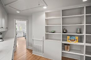 Elegant, Marsh-front 5-bed, 4-bath Home, Sleeps 12