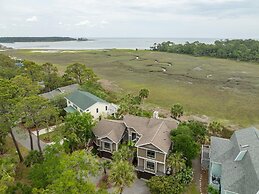 Elegant, Marsh-front 5-bed, 4-bath Home, Sleeps 12