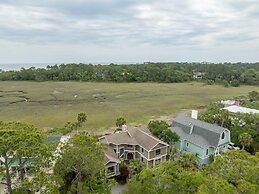 Elegant, Marsh-front 5-bed, 4-bath Home, Sleeps 12