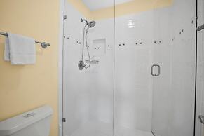 Beautifully Maintained 3-bed, 3-bath Home Offers Comfort & Privacy