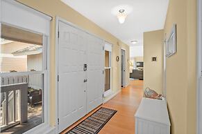 Beautifully Maintained 3-bed, 3-bath Home Offers Comfort & Privacy