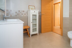 Luxe 2 BR with Jetted Tub and Pool