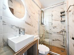 PEARL STUDIO NIKIANA