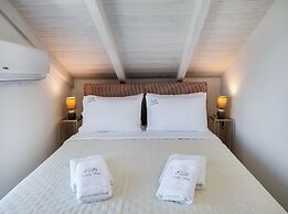 Endless Blue Maisonette