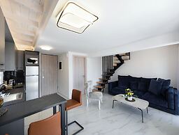 Endless Blue Maisonette