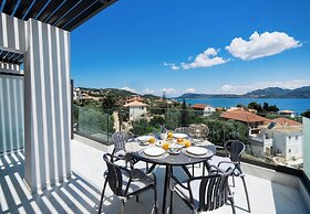 Endless Blue Maisonette