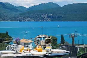 Endless Blue Maisonette