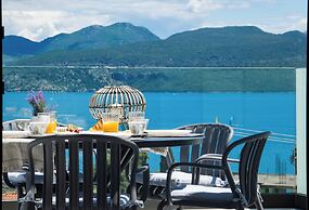 Endless Blue Maisonette