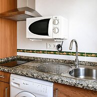 Coastal Chic Stay Near Beach