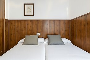 Coastal Chic Stay Near Beach