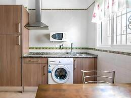 Coastal Chic Stay Near Beach