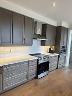 Modern Muskoka Cottage with Lake Views