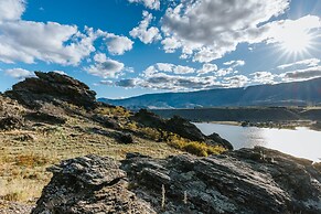 The Boulders Retreat - Luxury Lake Views