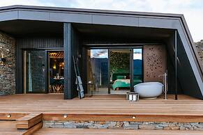 The Boulders Retreat - Luxury Lake Views