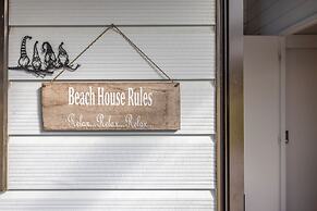Matai Cottage in Oneroa with Sea Views