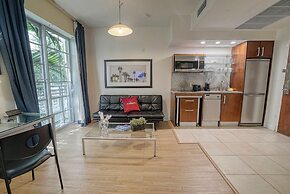 Private Apartment at the Congress