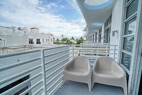 Private Apartment at the Congress