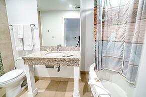 Private Apartment at the Congress