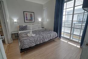 Private Apartment at the Congress