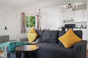 Charming 2BR Coastal Getaway in Pacifica
