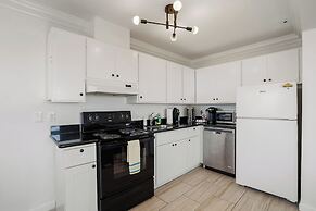 Charming 2BR Coastal Getaway in Pacifica