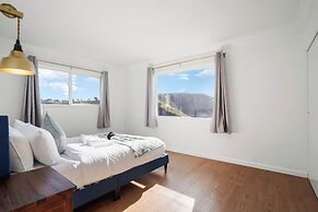 Charming 2BR Coastal Getaway in Pacifica