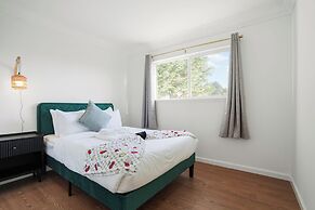 Charming 2BR Coastal Getaway in Pacifica