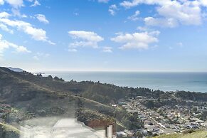 Charming 2BR Coastal Getaway in Pacifica