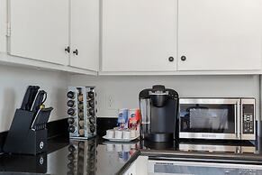 Charming 2BR Coastal Getaway in Pacifica