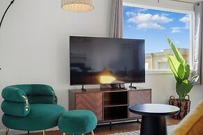 Charming 2BR Coastal Getaway in Pacifica