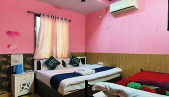 Hotel SSR Palace Mount Abu
