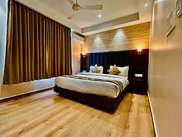 Grand Pinnacle Lucknow