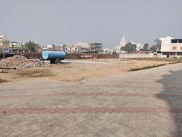 Hotel shri Radha Nikunj