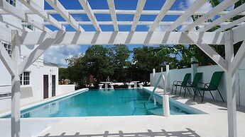 Poolside Seaview Studio w Pool & Deck Near Airport