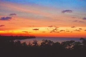 Sea & Garden View 2-bed Studio w Pool &deck, 1stfl