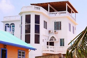 Sea & Garden View 2-bed Studio w Pool &deck, 1stfl