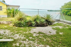 Sea & Pool View 2BR Waterside Apt w Balcony & Pool