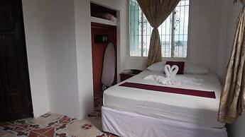 Sea & Pool View 2BR Waterside Apt w Balcony & Pool