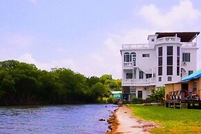 Sea & Pool View 2BR Waterside Apt w Balcony & Pool