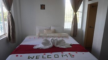 Sea & Pool View 2BR Waterside Apt w Balcony & Pool