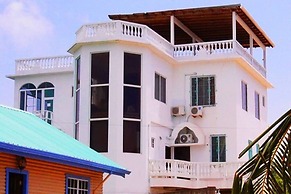 Sea & Pool View 2BR Waterside Apt w Balcony & Pool