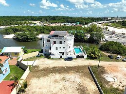 Sea & Pool View 2BR Waterside Apt w Balcony & Pool