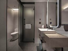 CNHOL RADIENT HOTEL