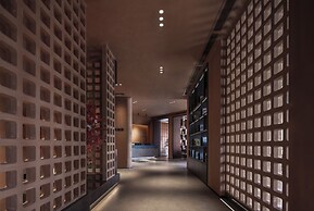 CNHOL RADIENT HOTEL