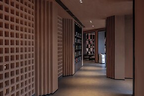 CNHOL RADIENT HOTEL