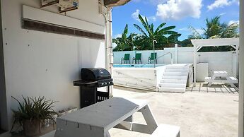 Seaview Studio w Balcony & Pool Near Air