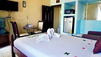 Seaview Studio w Balcony & Pool Near Air